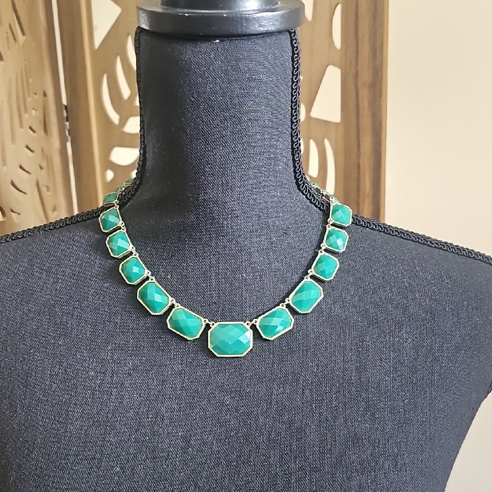 Green Faceted Stone Collar Necklace - Brand Unspecified